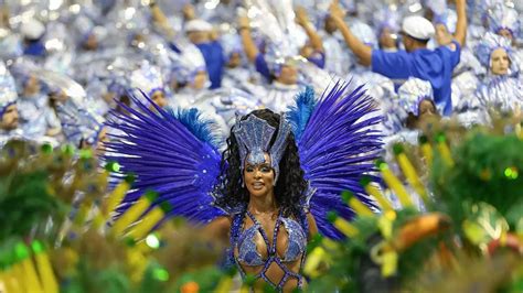  The Carnaval Explosion: Uma Thurman's Unexpected Samba Surprise at São Paulo Carnival